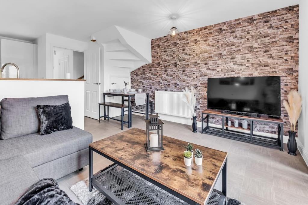 Beautiful 5 Bedroom Home In The City Centre With Gated Parking Бирмингем Экстерьер фото